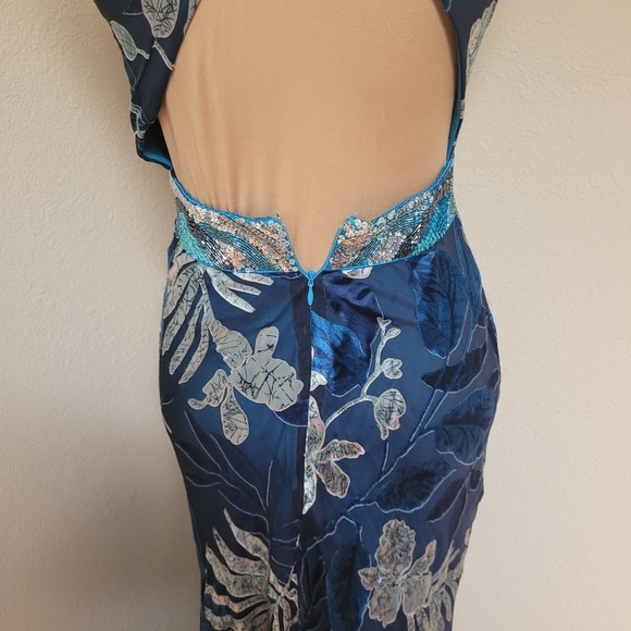 Nina Austin Elegant Blue Silk BeadedFloral Evening Dress - Picture 7 of 8